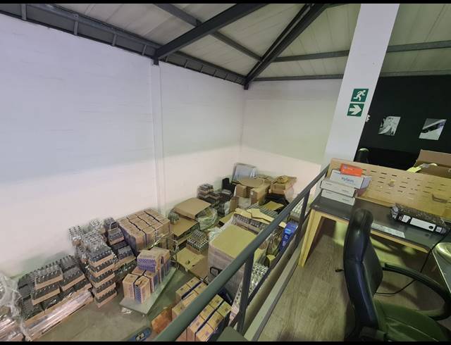 270.80M² WAREHOUSE TO LET IN MARCONI BEAM INDUSTRIA